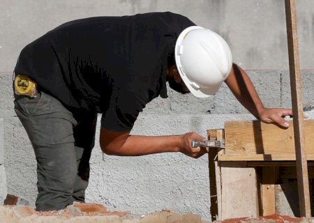 IBGE: desemprego cai para 7,9% no trimestre encerrado em julho