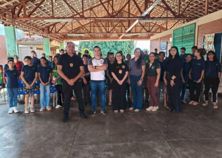 Polícia Civil realiza palestra educativa sobre bullying e racismo para alunos de Escola Estadual em Sete Quedas