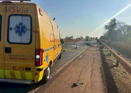 Motociclista morre em colisão com carreta na BR-163, em Rio Brilhante