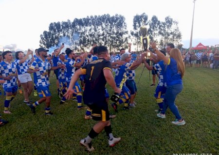 AAVV levanta a taça de campeã do 22º Campeonato Interdistrital de Futebol Amador