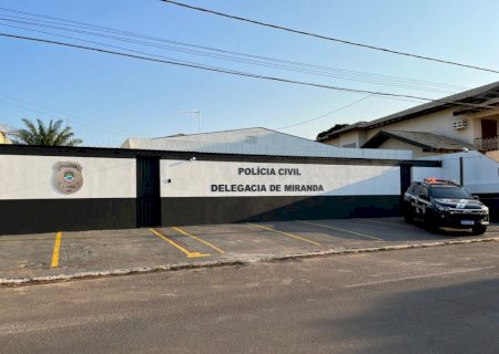 Polícia Civil prende homem por descumprimento de medidas protetivas de urgência, em Miranda