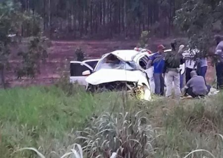 Paciente morre em acidente com veículo da Saúde na BR-262