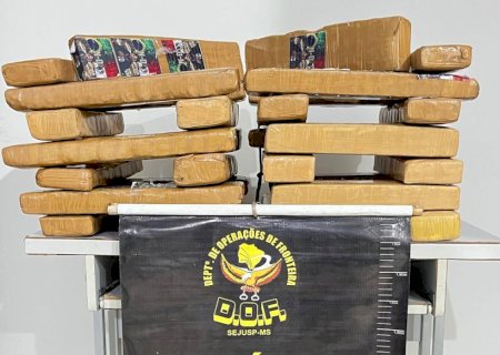 Passageira de carro de aplicativo é presa pelo DOF com malas recheadas de maconha