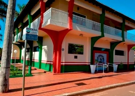 Comissão da Câmara pede suspensão de licitação de R$ 938 mil para locação de caminhão e aponta contradições na justificativa da Prefeitura de Caarapó